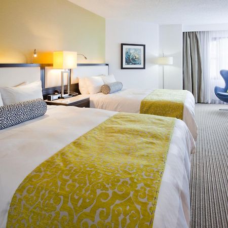 The Hollis Halifax - A Doubletree Suites By Hilton Zewnętrze zdjęcie