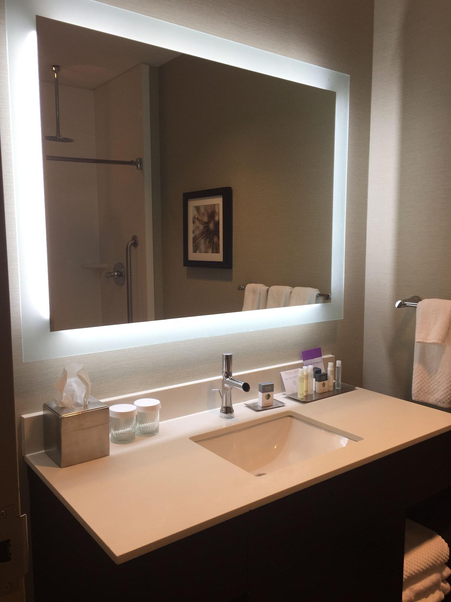 The Hollis Halifax - A Doubletree Suites By Hilton Zewnętrze zdjęcie