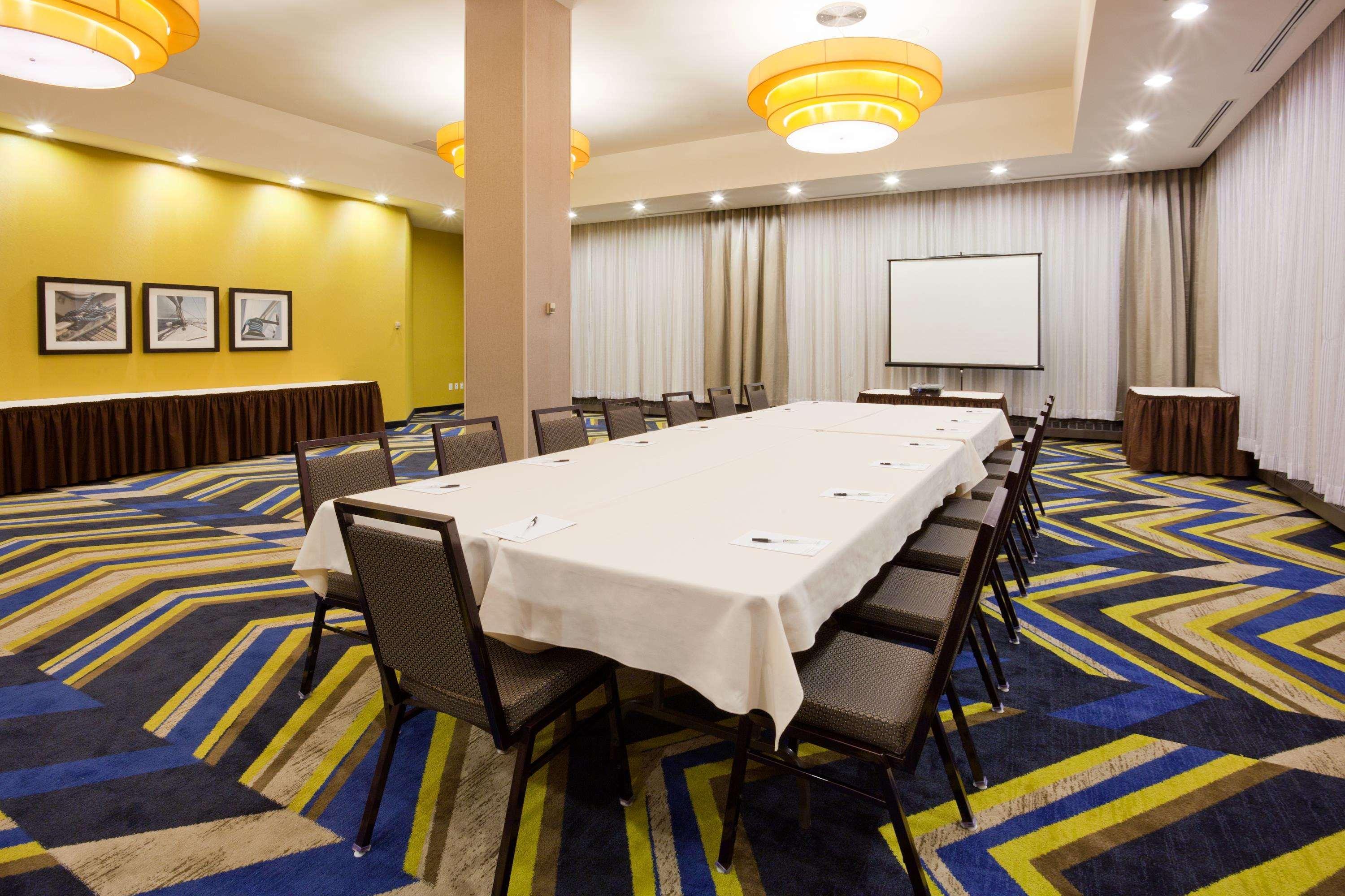 The Hollis Halifax - A Doubletree Suites By Hilton Zewnętrze zdjęcie