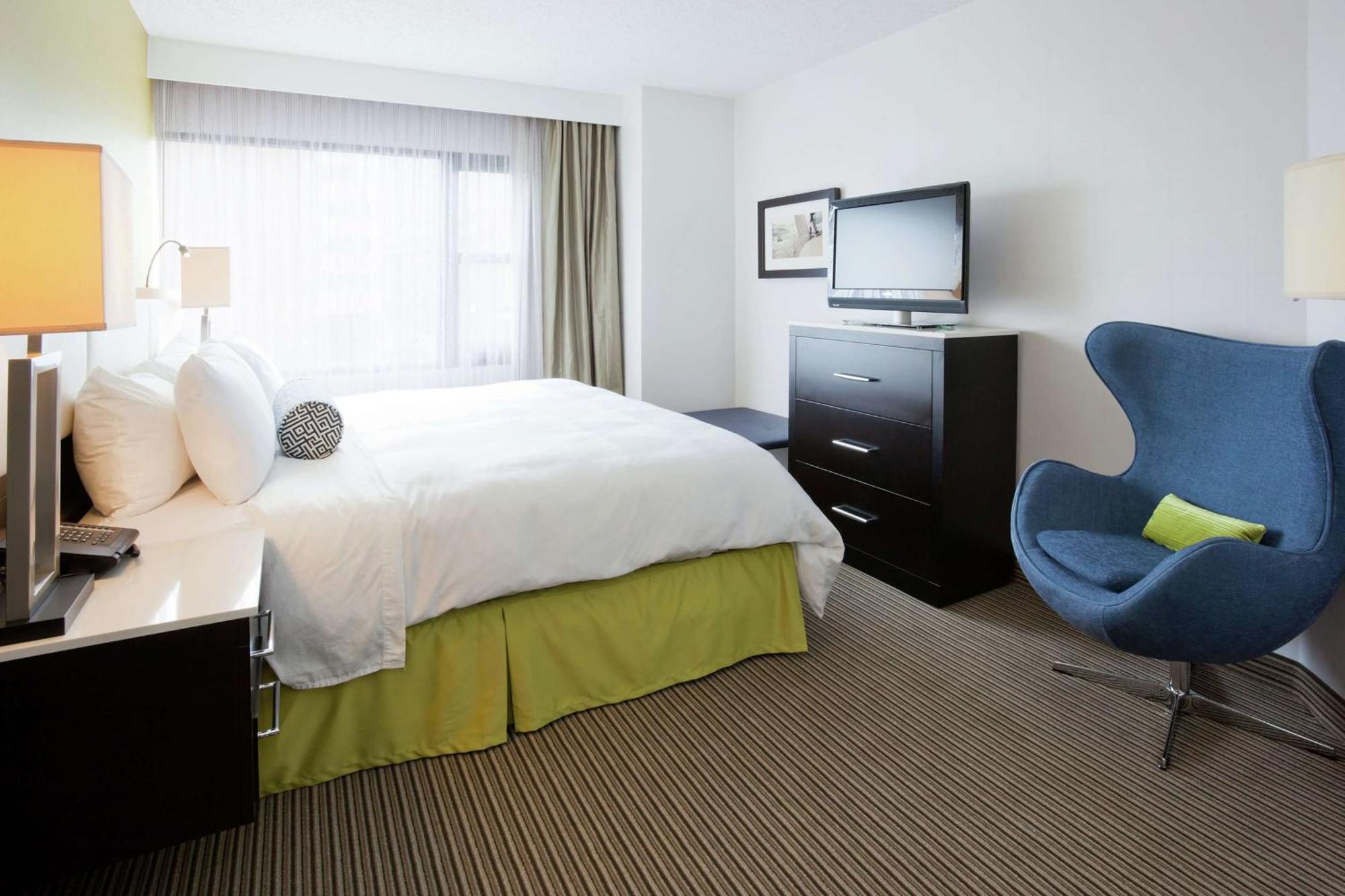 The Hollis Halifax - A Doubletree Suites By Hilton Zewnętrze zdjęcie