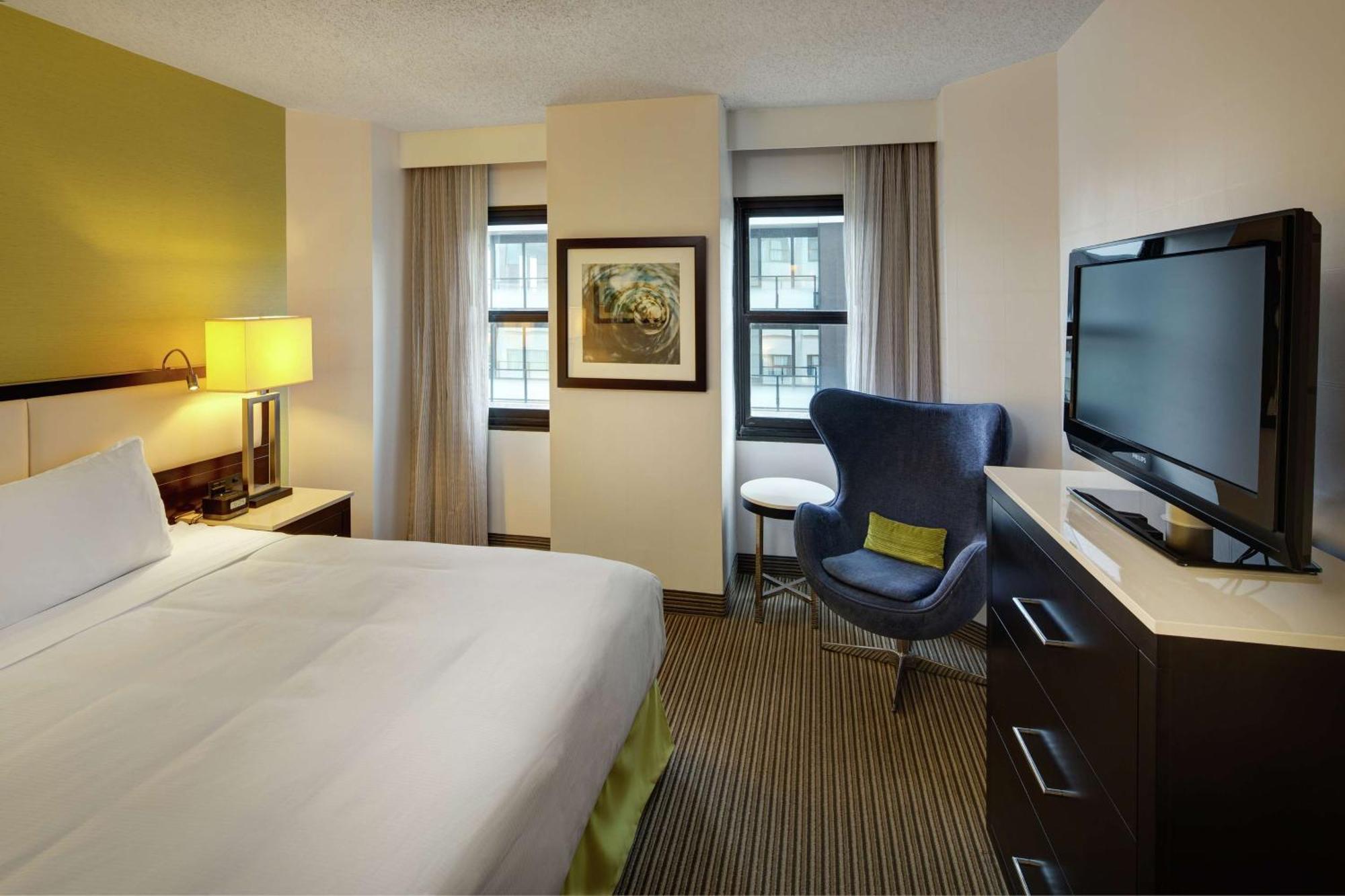 The Hollis Halifax - A Doubletree Suites By Hilton Zewnętrze zdjęcie