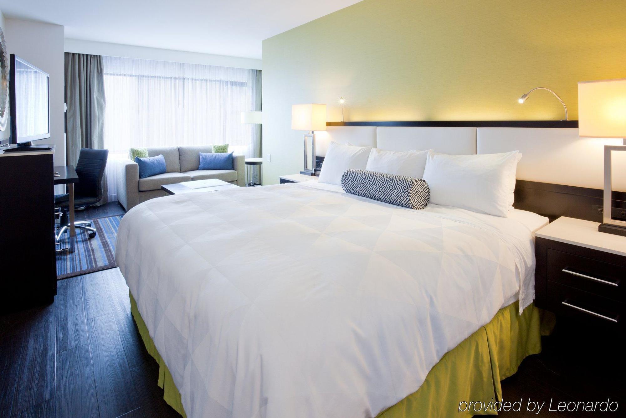 The Hollis Halifax - A Doubletree Suites By Hilton Zewnętrze zdjęcie